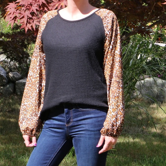 Black waffle knit top with leopard sleeves - Picture 1 of 4